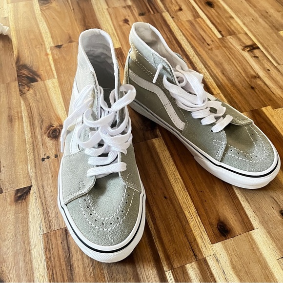 New Vans Sk8 Hi Sneaker - Picture 2 of 4